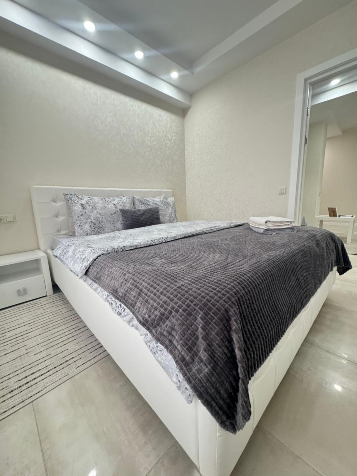 New Lux Apartment In Κισινάου Εξωτερικό φωτογραφία
